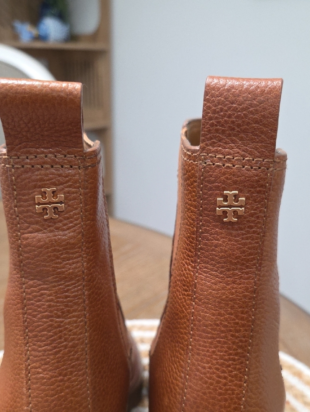 Tory Burch Chelsea Tumbled Leather Lug Bootie In Toasted Caramel, Size 8 - Picture 8 of 12